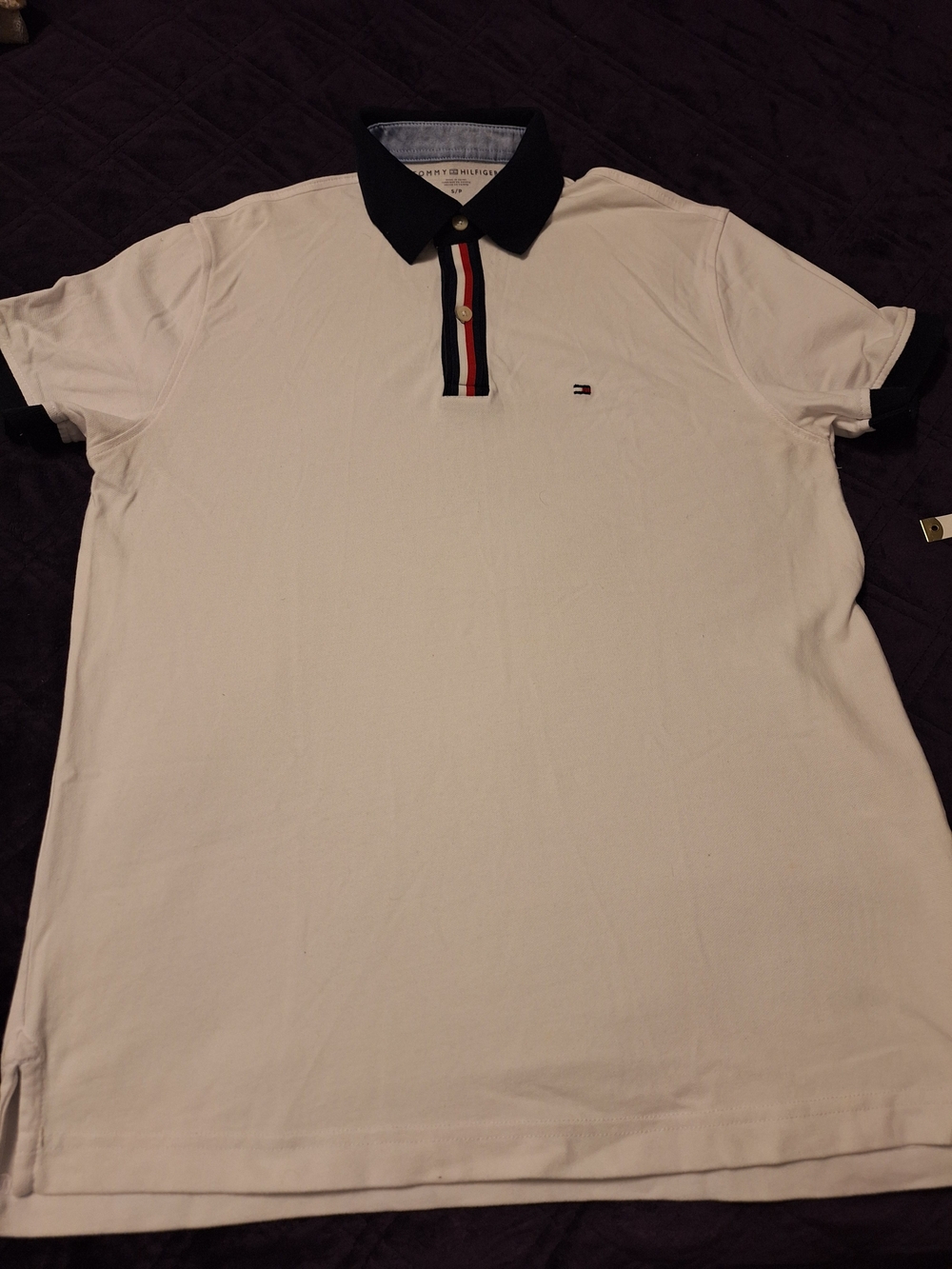 Tommy Hilfiger Men  White Polo with Navy Collar and Red-Striped Placket.size Sml